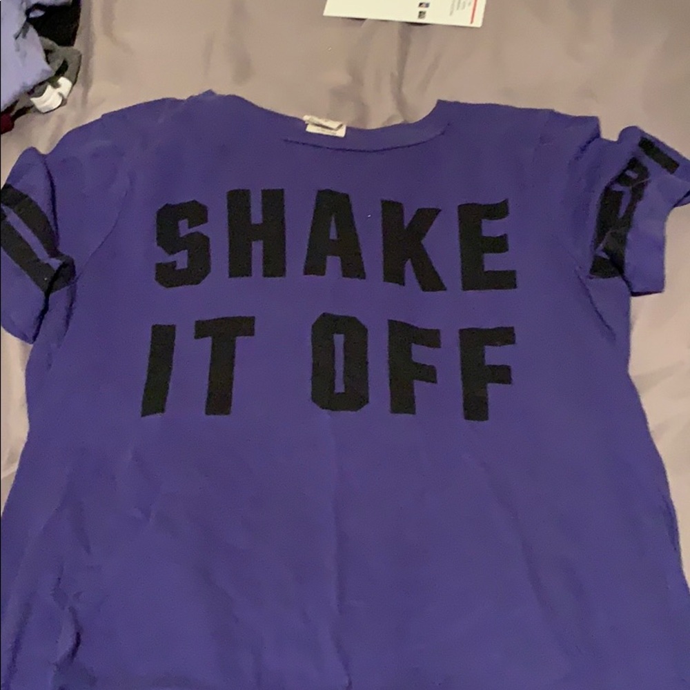 tee shirt